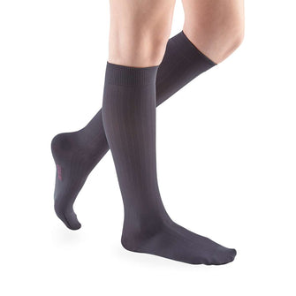 mediven comfort vitality 15-20 mmHg calf petite closed toe charcoal VII